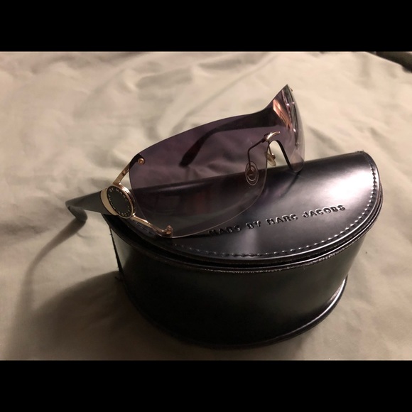 Sunglasses - Picture 1 of 1